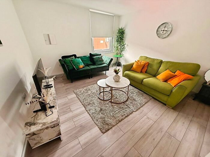 2 Bedroom Flat To Rent In Castle Street, Reading, Berkshire, RG1