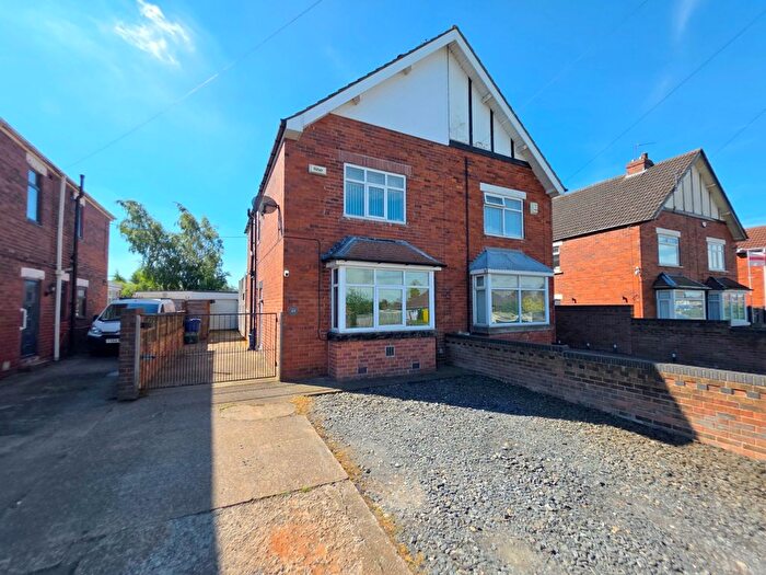 3 Bedroom Semi-Detached House For Sale In High Street, Dunsville, DN7