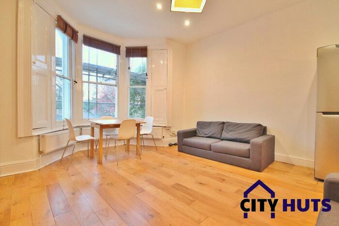 2 Bedroom Flat To Rent In Bartholomew Road, Kentish Town, NW5