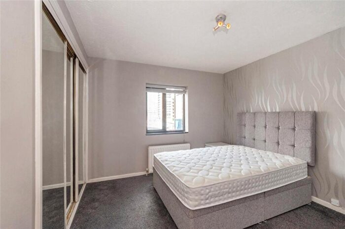 2 Bedroom Flat To Rent In Bridge House Quay, Blackwall, E14