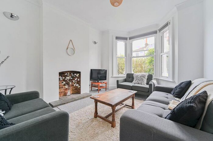 4 Bedroom Property To Rent In Wellfield Road, Streatham, London, SW16