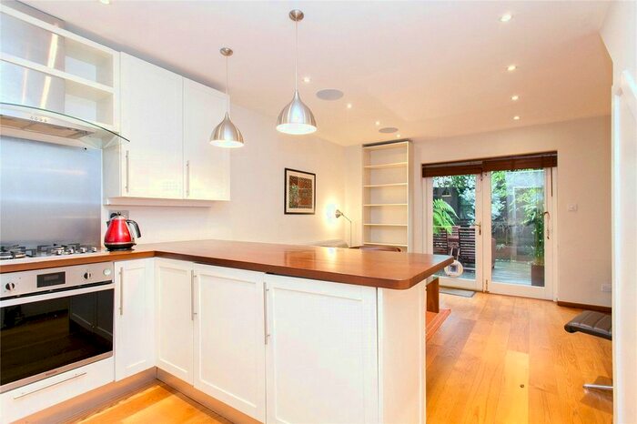 2 Bedroom Property To Rent In Treaty Street, Kings Cross, N1