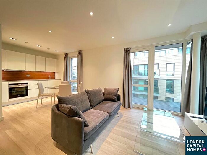 1 Bedroom Apartment To Rent In Hartwood Court, Devan Grove, London, N4