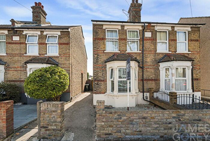 3 Bedroom Semi Detached House For Sale In Colney Road, Dartford, DA1