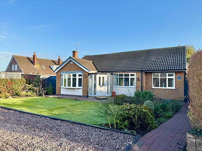 3 Bedroom Bungalow For Sale In Woodgate Close, Nottingham, NG12