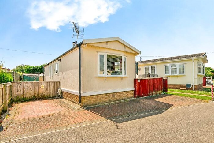 2 Bedroom Park Home For Sale In Manor Avenue, St. Johns Priory, Lechlade, GL7