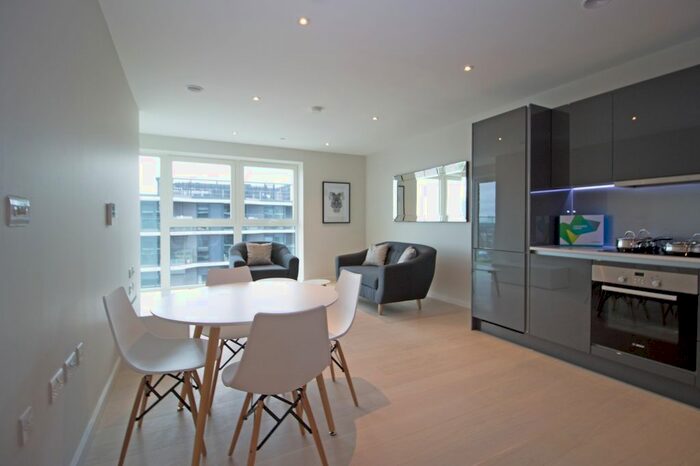 1 Bedroom Flat To Rent In Glasshouse Gardens, Stratford, London, E20