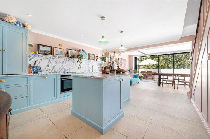 4 Bedroom Semi-Detached House For Sale In Donkey Alley, East Dulwich, London, SE22
