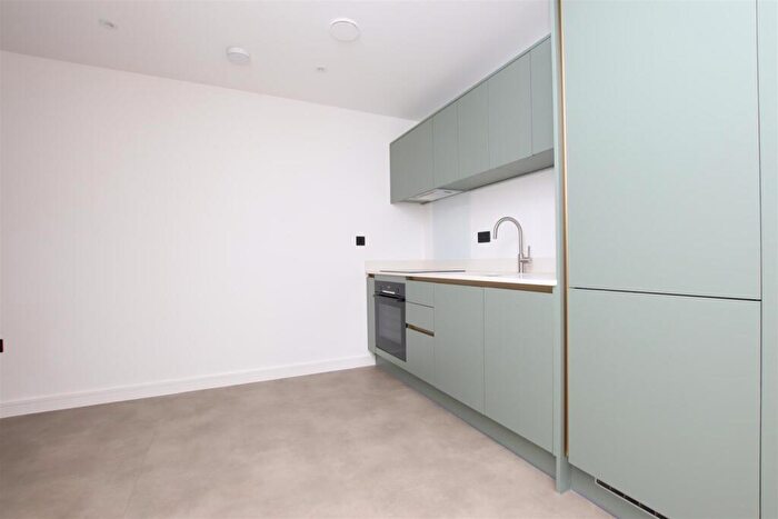 1 Bedroom Flat To Rent In The Willows, Windsor Bridge Road, Bath, BA2