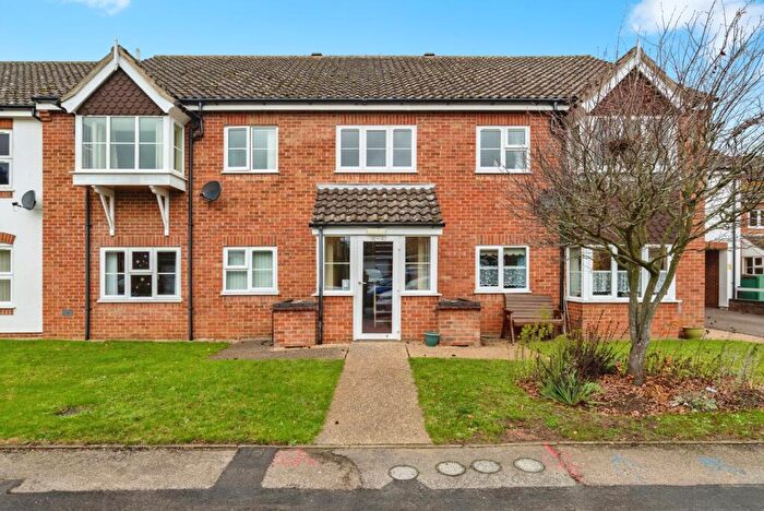 2 Bedroom Flat For Sale In St. Margarets Gardens, Hoveton, Norwich, Norfolk, NR12