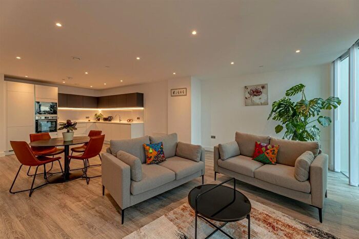 2 Bedroom Flat To Rent In Silvercroft Street, Manchester, M15