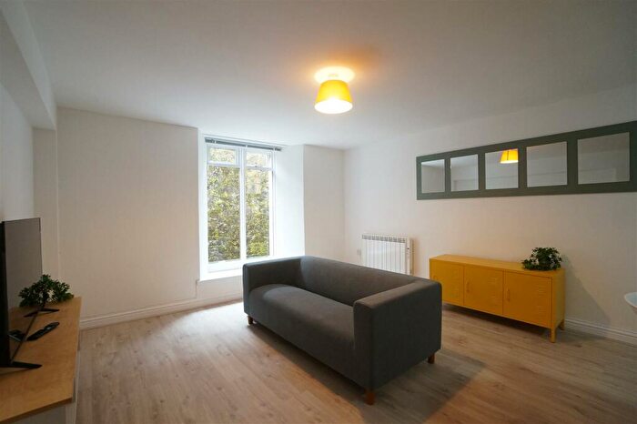 1 Bedroom Apartment To Rent In York Place, Bangor, LL57