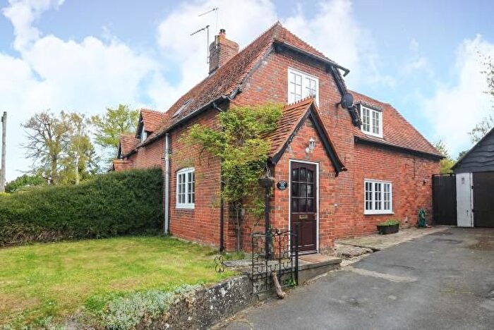 3 Bedroom Semi-Detached House To Rent In Main Street, Didcot, OX11