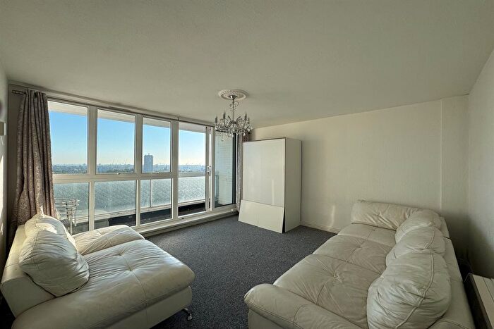 3 Bedroom Flat To Rent In Lawn Road, London, NW3