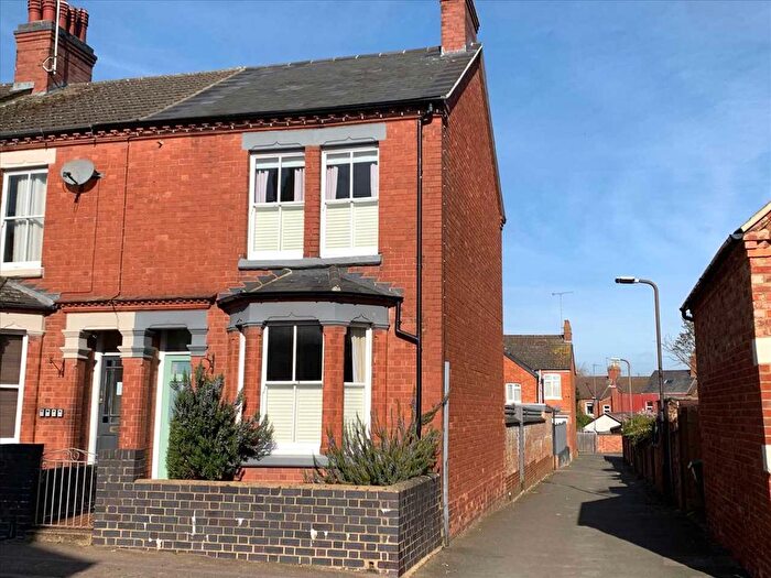 3 Bedroom End Terrace House For Sale In Victoria Street, Wolverton, Milton Keynes, MK12