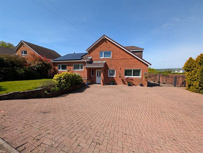 4 Bedroom Detached House For Sale In Alltycnap Road, Johnstown, Carmarthen, SA31