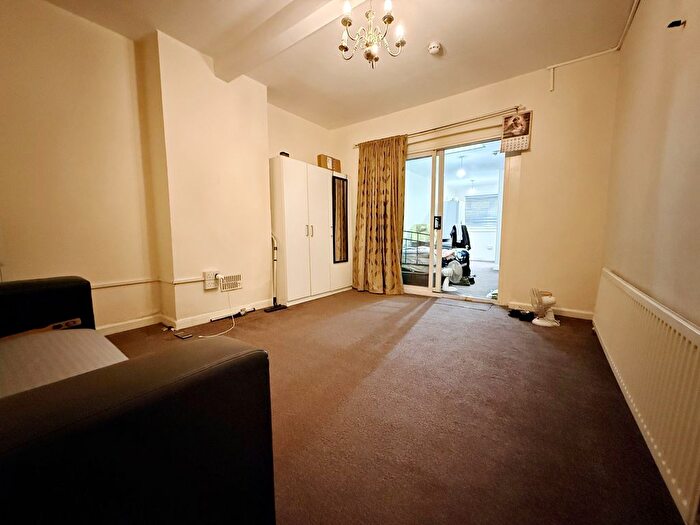 1 Bedroom Flat To Rent In Kingsley Road, Hounslow, TW3