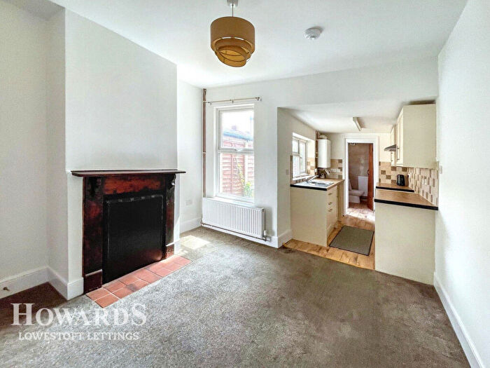 3 Bedroom Terraced House To Rent In St Margarets Road, Lowestoft, NR32