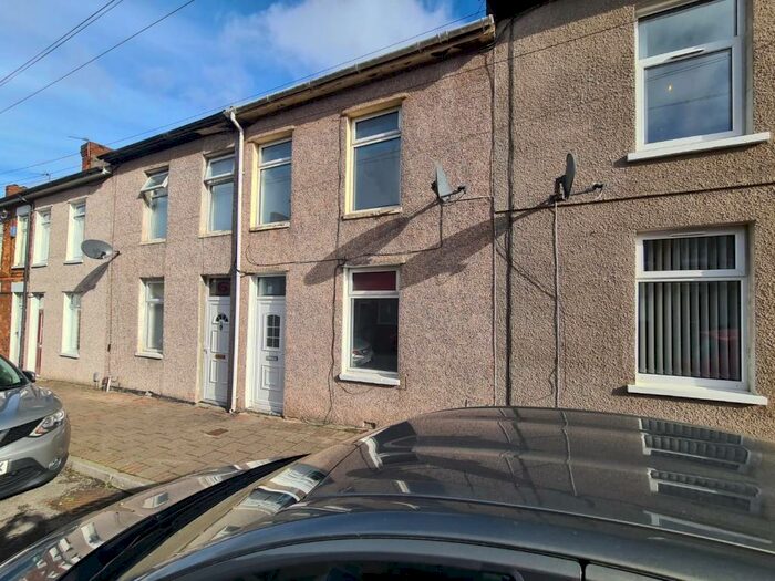 3 Bedroom Terraced House To Rent In Dock Street, Penarth, CF64