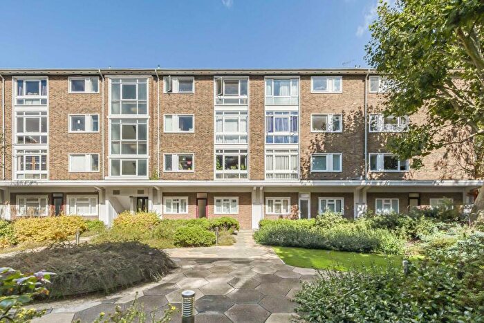 1 Bedroom Flat To Rent In Renfrew Road, Kennington, SE11