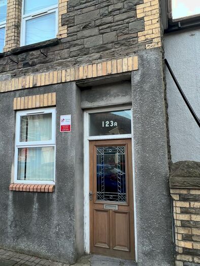 1 Bedroom Flat To Rent In Newport Road, NP11