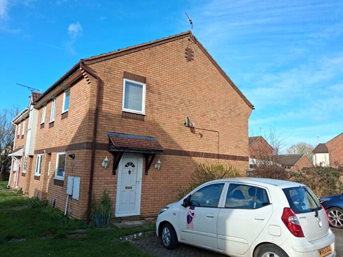 2 Bedroom End Of Terrace House For Sale In Hanson Close, Swindon, Wiltshire, SN5