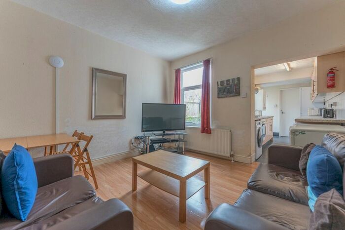 5 Bedroom Terraced House To Rent In Harrow Road, B29