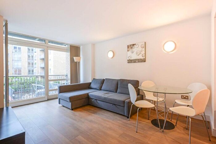 1 Bedroom Flat To Rent In Cassilis Road, , Canary Wharf, London, E14
