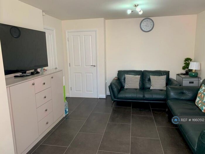 3 Bedroom Semi-Detached House To Rent In Lincoln Drive, Houlton, Rugby, CV23