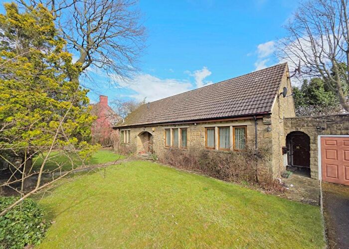 3 Bedroom Detached Bungalow For Sale In Woodhall Park Crescent West, Stanningley, LS28