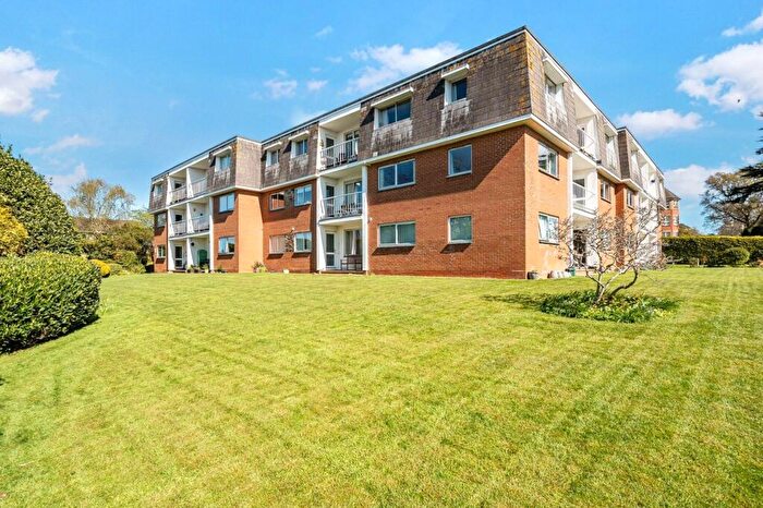 2 Bedroom Flat For Sale In Cranford Avenue, Exmouth, Devon, EX8