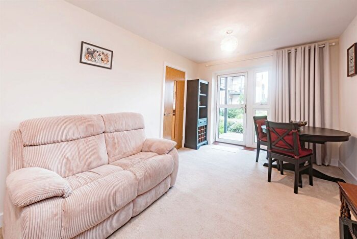 1 Bedroom Flat For Sale In Shortwood Copse Lane, Basingstoke, RG23