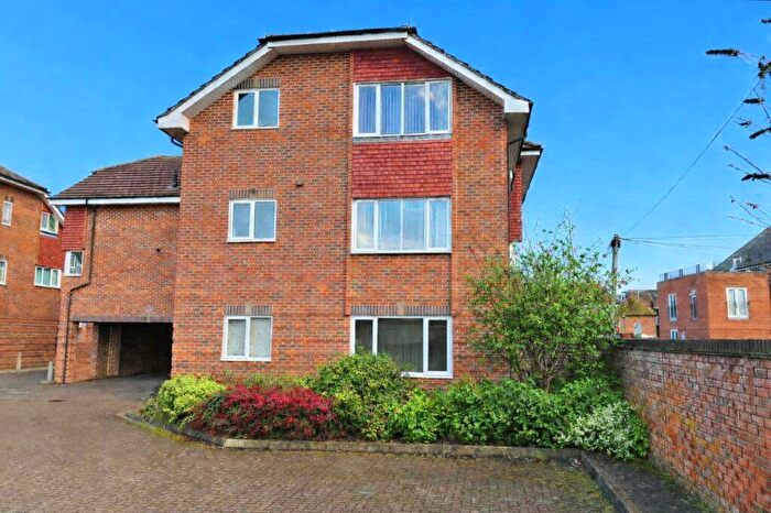 2 Bedroom Flat For Sale In Fisher House, Oddfellows Road, Newbury, RG14
