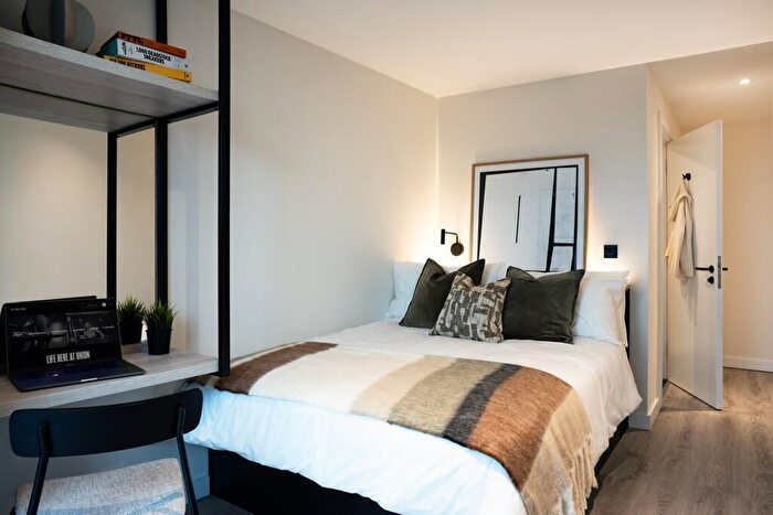 4 Bedroom Apartment To Rent In Union West Tower, Water Street, Manchester, Greater Manchester, M3