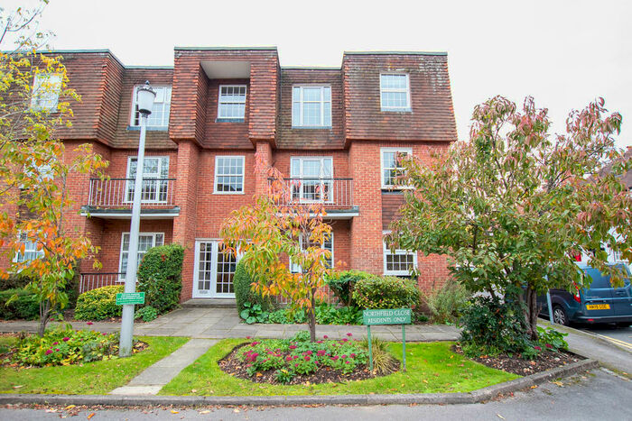 3 Bedroom Apartment To Rent In Northfield Close, Henley-on-Thames, RG9