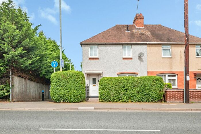 3 Bedroom Semi-Detached House For Sale In Astwood Road, Worcester, WR3