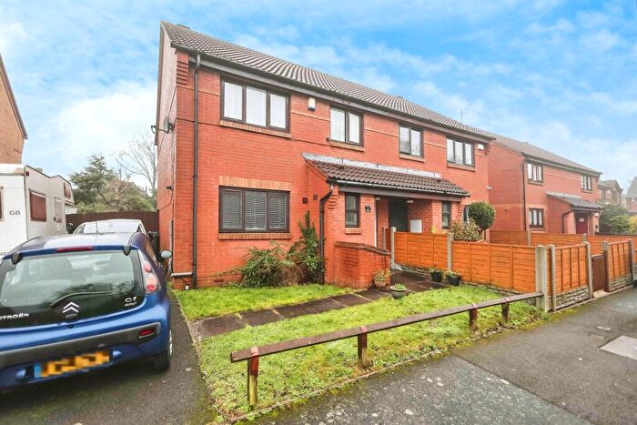 3 Bedroom Semi-Detached House For Sale In Thistle Lane, Bartley Green, Birmingham, B32