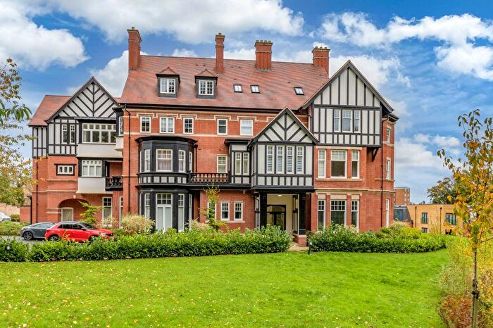 2 Bedroom Flat To Rent In New House Farm Drive, Northfield, Birmingham, West Midlands, B31