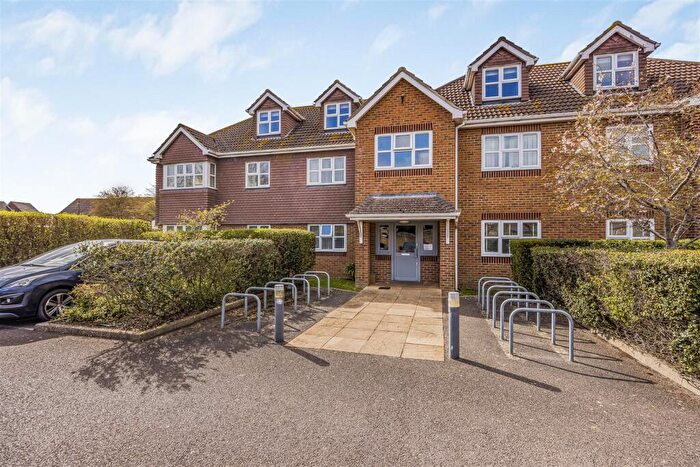 2 Bedroom Flat For Sale In Manor Road, Hayling Island, PO11