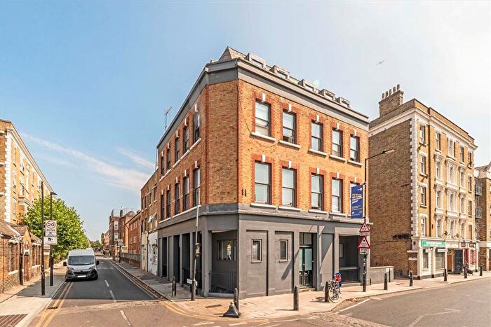 1 Bedroom Flat To Rent In Three Colts Lane, Bethnal Green, E2