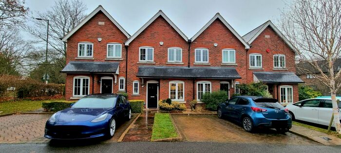 3 Bedroom Terraced House To Rent In Great North Road, Hatfield AL9