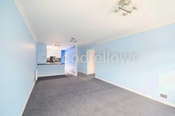 2 Bedroom Flat To Rent In High Street, Cheam, Sutton SM3