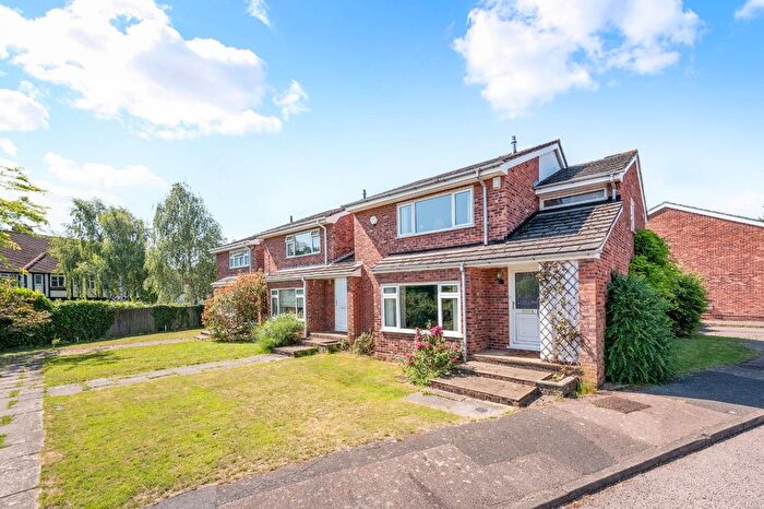 3 Bedroom End Terrace House For Sale In Fairlight Close, Worcester Park, KT4
