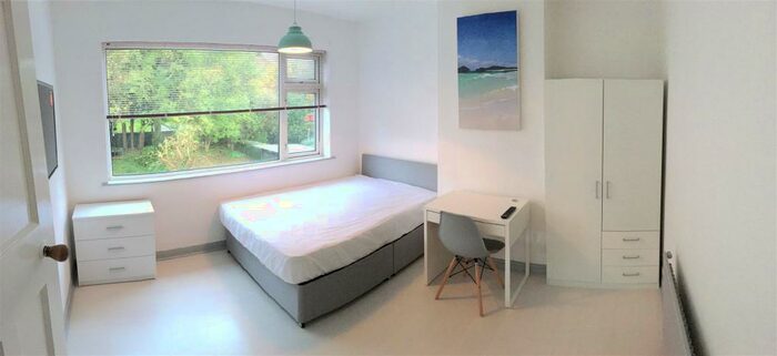 4 Bedroom Semi-Detached House To Rent In **&#;pppw Excluding Bills For "/* Lower Road, Beeston, Nottingham, NG9