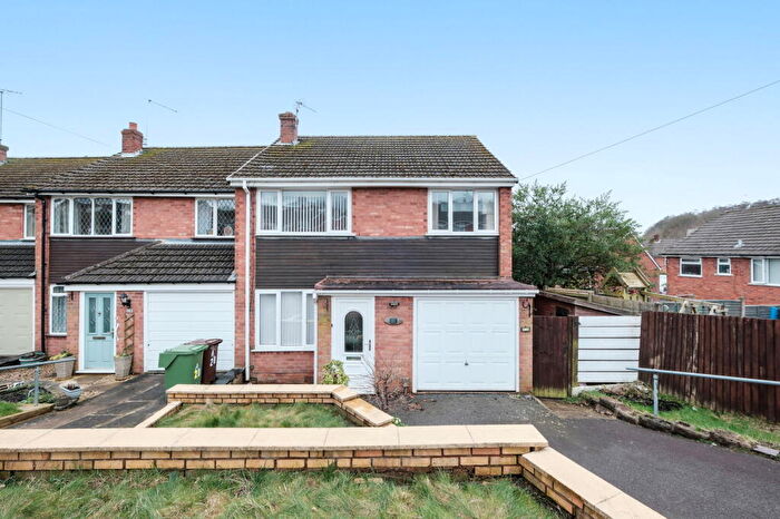 3 Bedroom End Of Terrace House For Sale In Greenfield Avenue, Marlbrook, Bromsgrove, B60