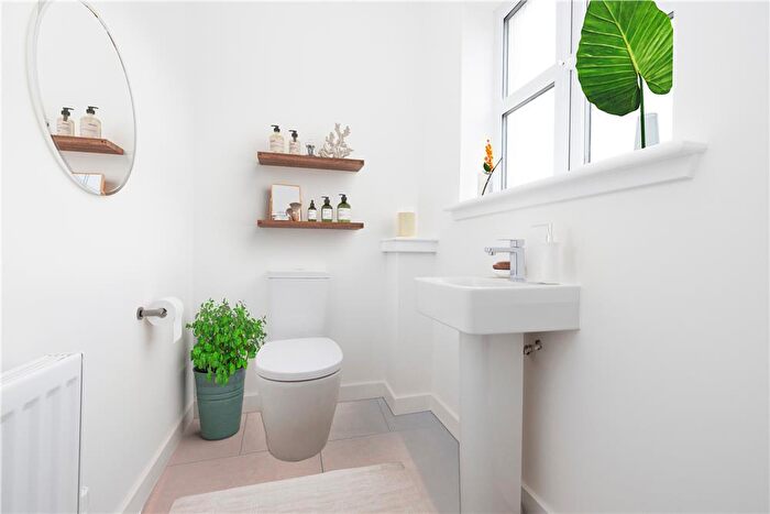 3 Bedroom Town House For Sale In Bradshaw Lane, Edinburgh, EH12