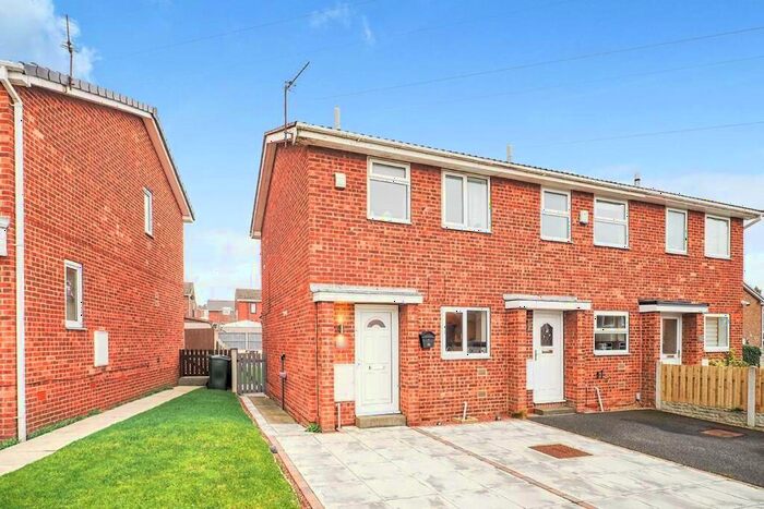 2 Bedroom End Of Terrace House To Rent In Snailsden Way, Staincross, Barnsley, South Yorkshire, S75