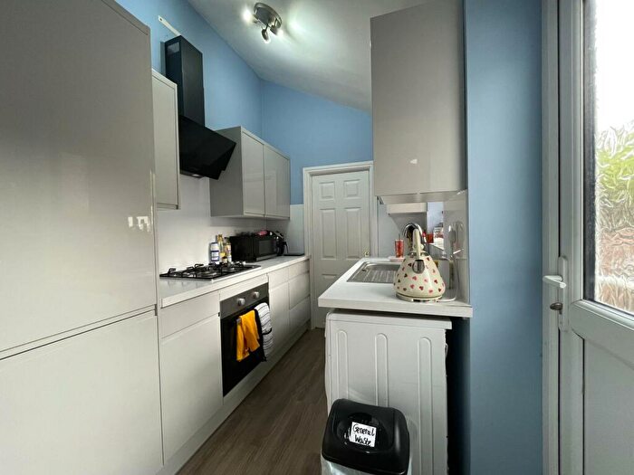 2 Bedroom Terraced House To Rent In Bedroom Student House At, LN1