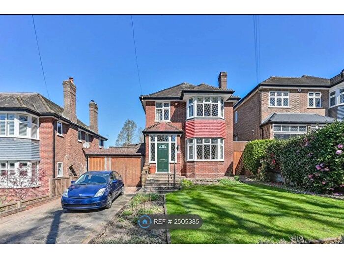 4 Bedroom Detached House To Rent In New Street Hill, Bromley, BR1