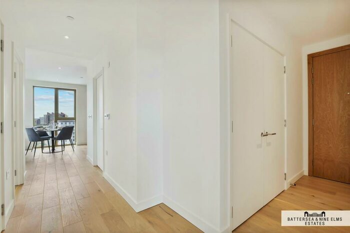 2 Bedroom Apartment To Rent In East Apartments, Heart Of Hale, N17